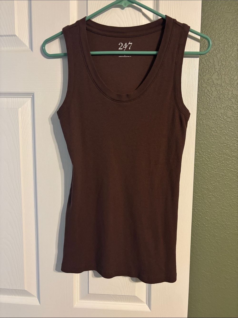 Ribbed Scoop Neck Tank Top in Chocolate Brown